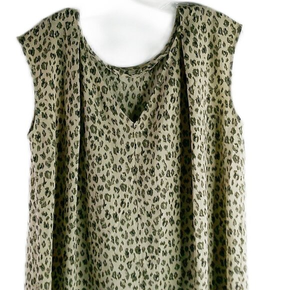 Halogen - Sleeveless, Oversized, Animal Print Blouse - Size Medium - Picture 4 of 6